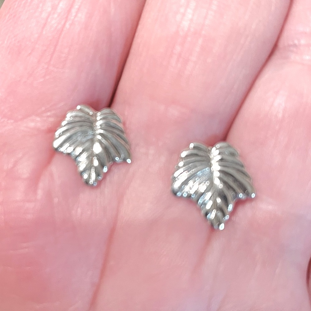 Silver leaf earrings